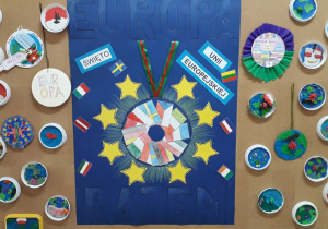 Wystawa prac konkursowych "Europa razem..." uczniów z klas I - III